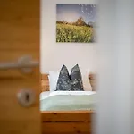 Woess Apartament *